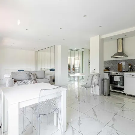 Modern And Cosy Studio- Ac- 4p- Apartment *